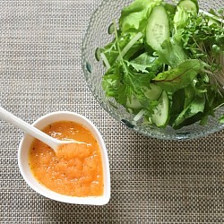 こめ油とすりおろし野菜のドレッシング